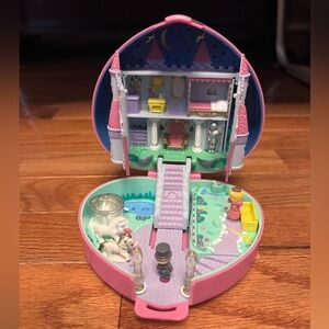 Vintage 1992 Polly Pocket Bluebird Royal Castle Compact